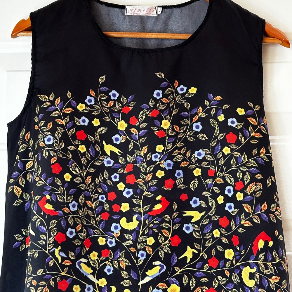 Sleeveless Dress with multi colored print *Size XL